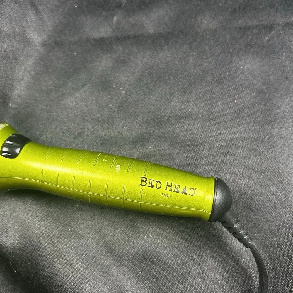 Bed Head TIGI Curling Iron 1.5 Inch Barrel Lime Green Hair Styling Tool